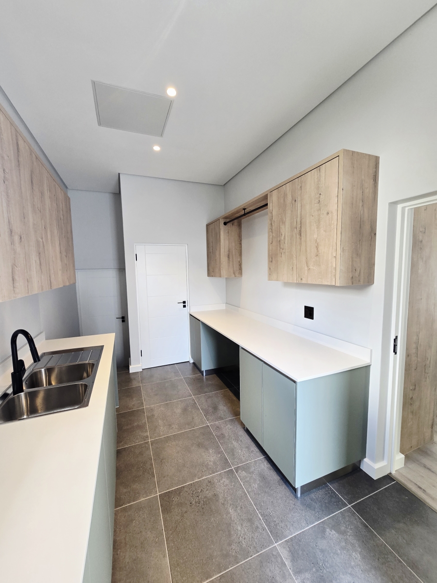 3 Bedroom Property for Sale in Kingswood Golf Estate Western Cape